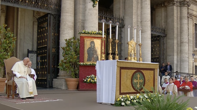El Papa, con la Salus Populi Romani