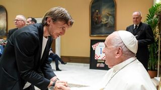 El Papa, con Luka Modric
