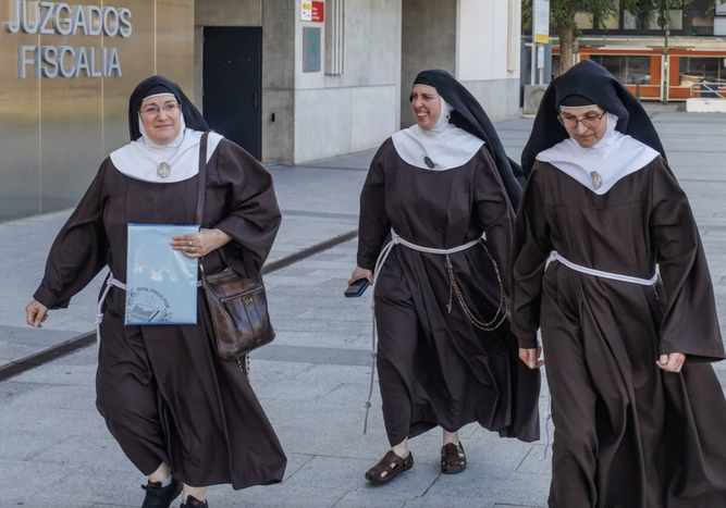 Sor Isabel, Sor Sión y Sor Paz