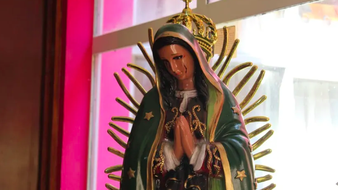 Investigan caso de Virgen de Guadalupe que llora sangre en Morelia, Michoacán