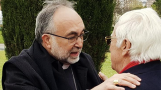 Jesús Sanz, con el padre Ángel