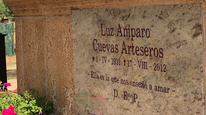 Luz Amparo Cuevas