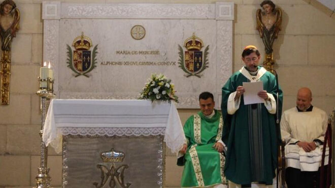 Cobo durante la lectura de su homilía