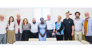 Reunión de víctimas de abusos con  Hans Zollner y expertos de la Iglesia