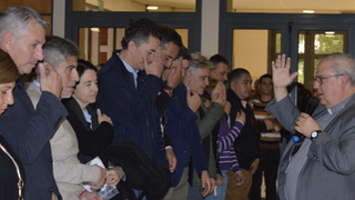 Cardenal Rossi, con políticos