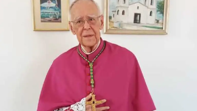 Monseñor Roberto Lückert León