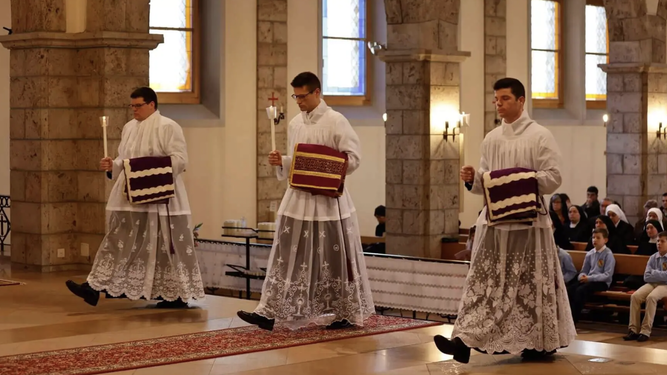 Ordenación de diáconos lefebvrianos