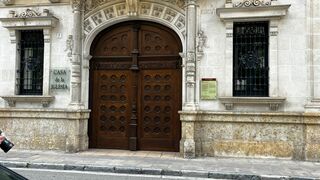 La puerta del Tribunal de Burgos, cerrada