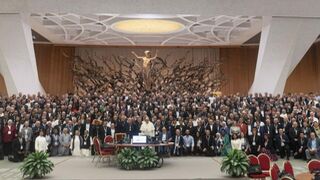 El Papa, con los participantes en el Sínodo de la Sinodalidad
