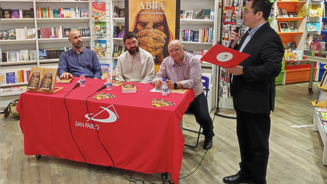 De izda. a derecha, JoseFer, José Chamorro, el hermano Pedregrosa y el P. Rafael Espino