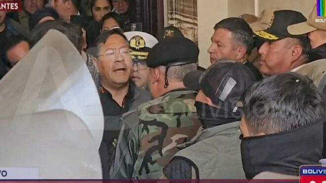 El presidente Arce se encara con el general Zúñiga