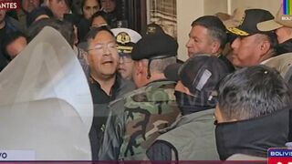 El presidente Arce se encara con el general Zúñiga