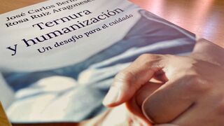 'Ternura y humanización', un libro sobre la esencia del cuidado