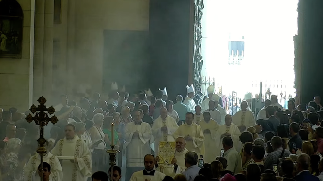 Procesión de entrada en La Almudena