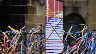 Cintas por los abusados australianos