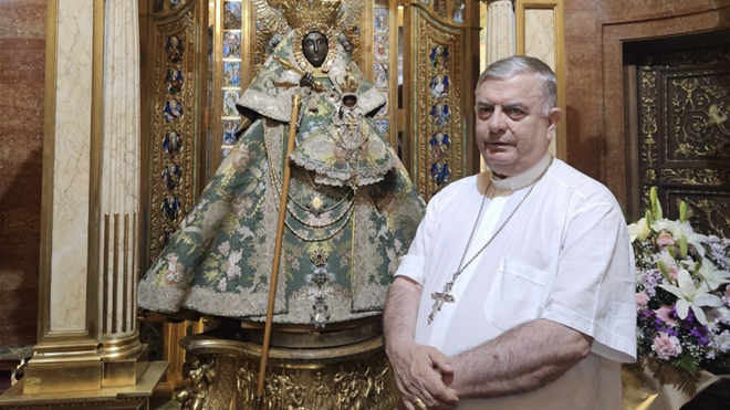 Carballo, ante la Virgen de Guadalupe