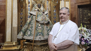 Carballo, ante la Virgen de Guadalupe