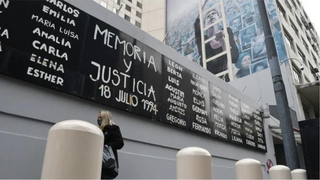 Memorial en recuerdo de las víctimas de la AMIA