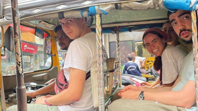 Jóvenes de misión en la India