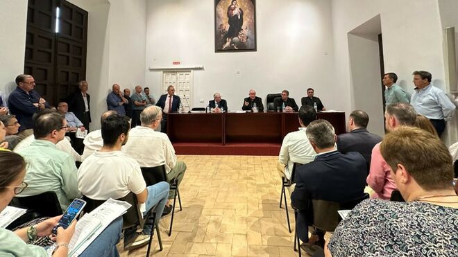 Sáiz Meneses, el miércoles, con responsables de hermandades y cofradías