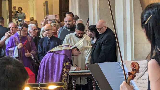 Cobo, en la inauguración del nuevo mausleo del padre Huidobro