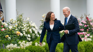 Joe Biden, con Kamala Harris