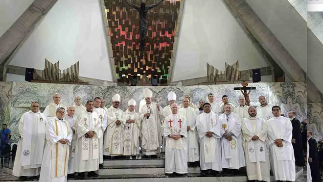 Misa por el aniversario sacerdotal del cardenal Porras