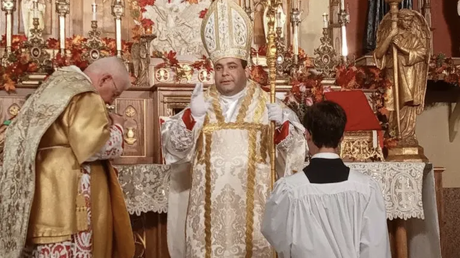 Da Silva tras su falsa ordenación episcopal