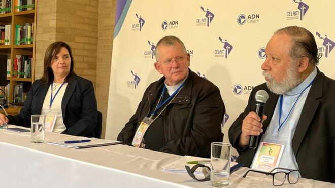 Rueda de prensa en el Congreso de CELAM