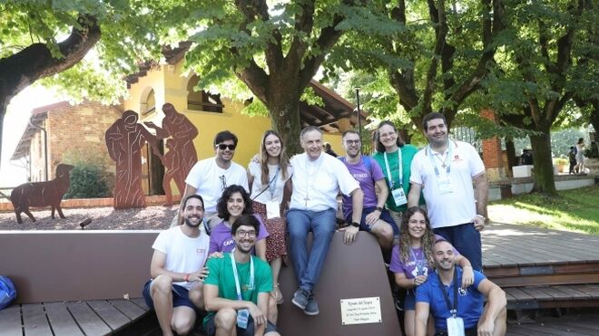 Fernández Artime, con los jóvenes en el parque Don Bosco