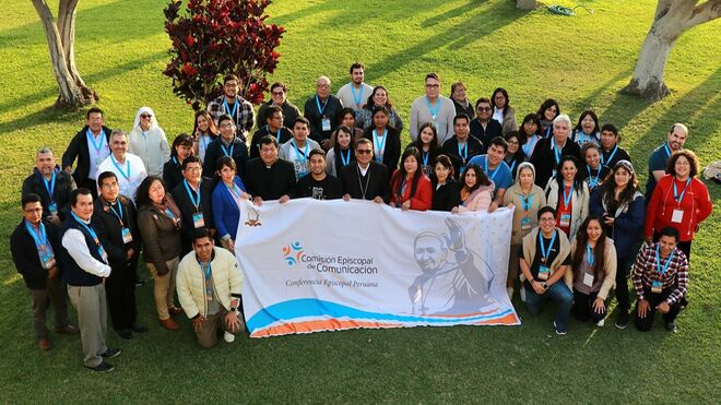 Taller de comunicación en Perú analiza mitos y realidades de la Inteligencia Artificial