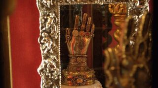 Relicario con la mano incorrupta de Santa Teresa