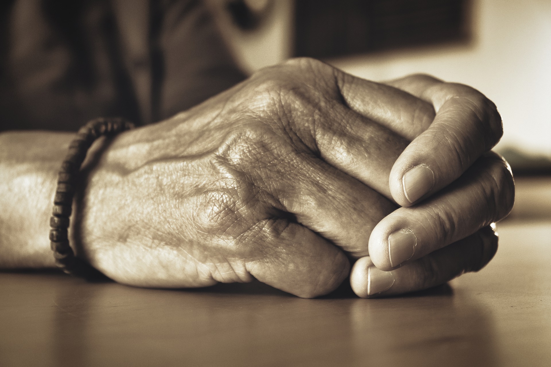 hands-7248882_1920