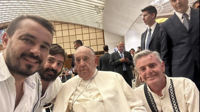Alejandro Fernández Barrajón con el papa Francisco