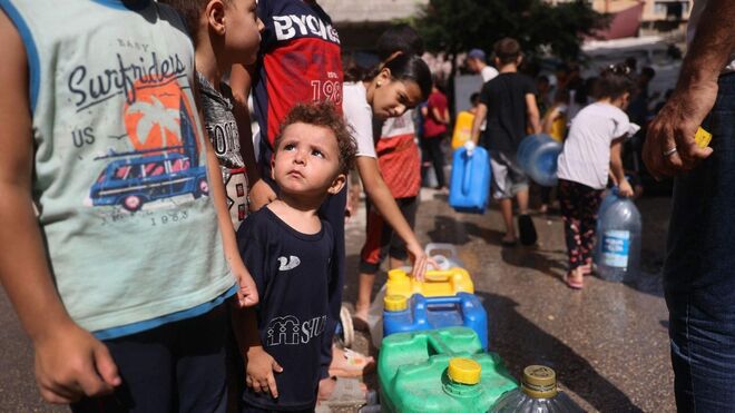 Gaza se vacuna entre bombas