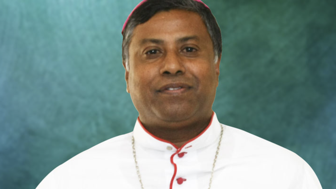 El arzobispo Bejoy D'Cruze
