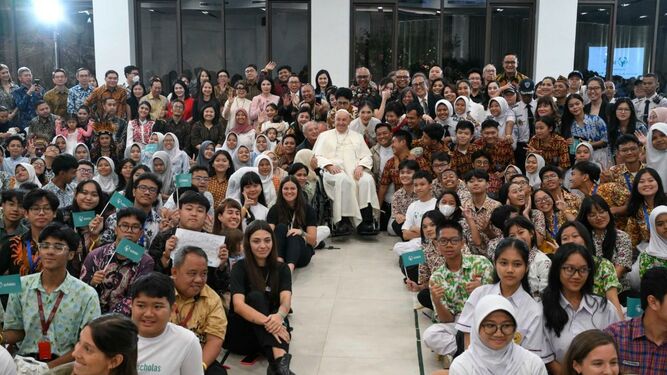 El Papa, con los jóvenes de Scholas