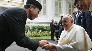 Francisco con el presidente de Indonesia
