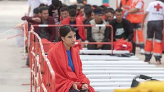 Una joven inmigrante llegada en cayuco a Canarias