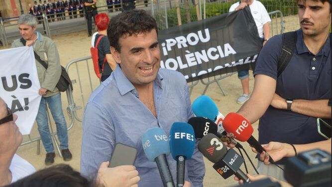 Protesta de Miguel Hurtado ante el Parlament