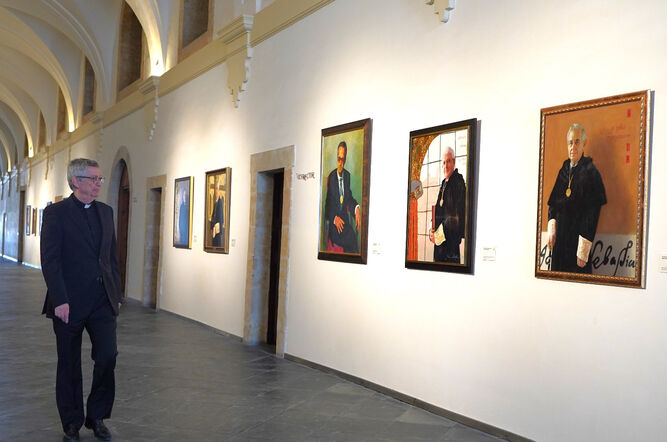 Exposición de retratos de rectores de la UPSA