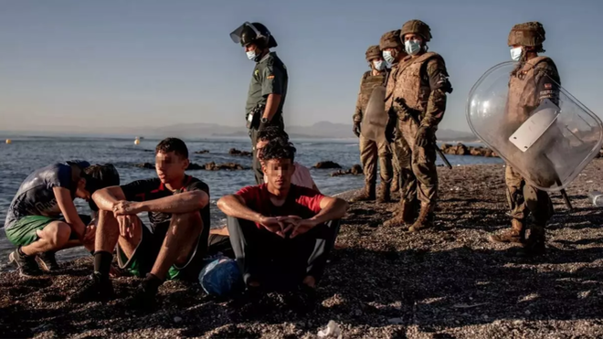 Un grupo de menores llega a Ceuta