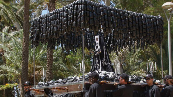 El «paso» de la 'Santa Baldana', en Tortosa (Tarragona)