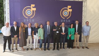 Foto de grupo de las autoridades y patrocinadores