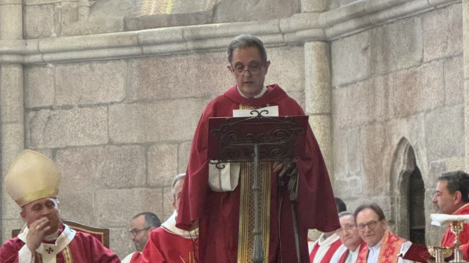 El diácono José Ramón Amor Pan en su ordenación