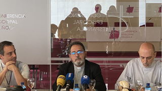 De izquierda a derecha, Mario León, Vicente Martín y Xabier Gómez