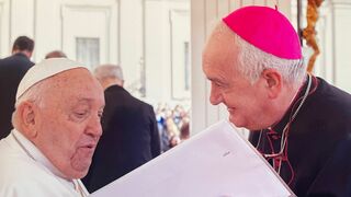 Pérez Pueyo entregó al Papa la documentación el pasado miércoles