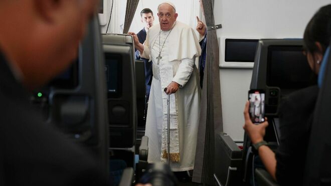 Francisco en el vuelo a Luxemburgo