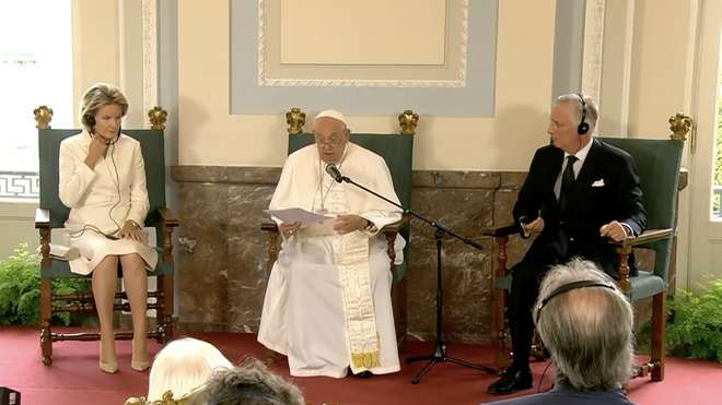 Francisco, con los Reyes de Bélgica durante su discurso