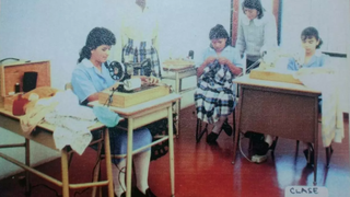 Clases de costura en el ICES del Opus Dei de Argentina